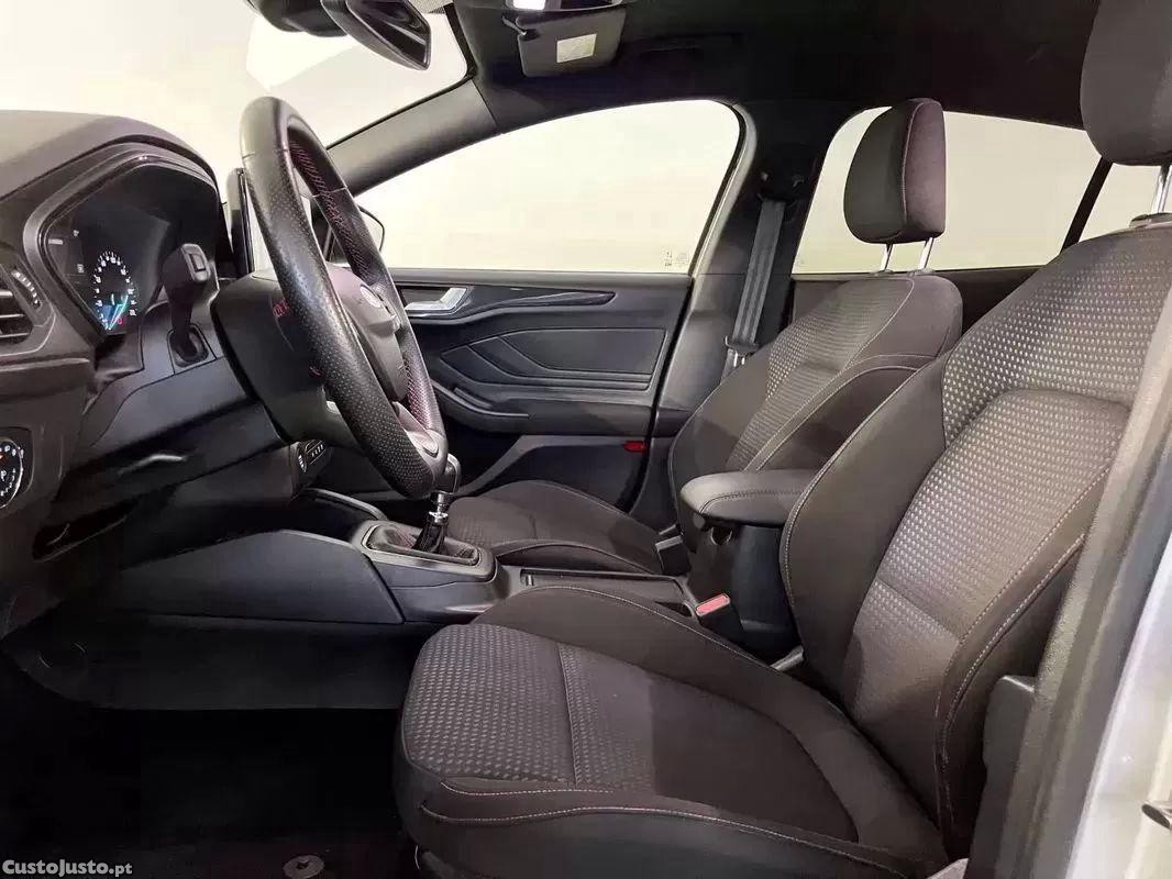 Ford Focus 1.5 tdci ecoblue st-line — fotografia 18
