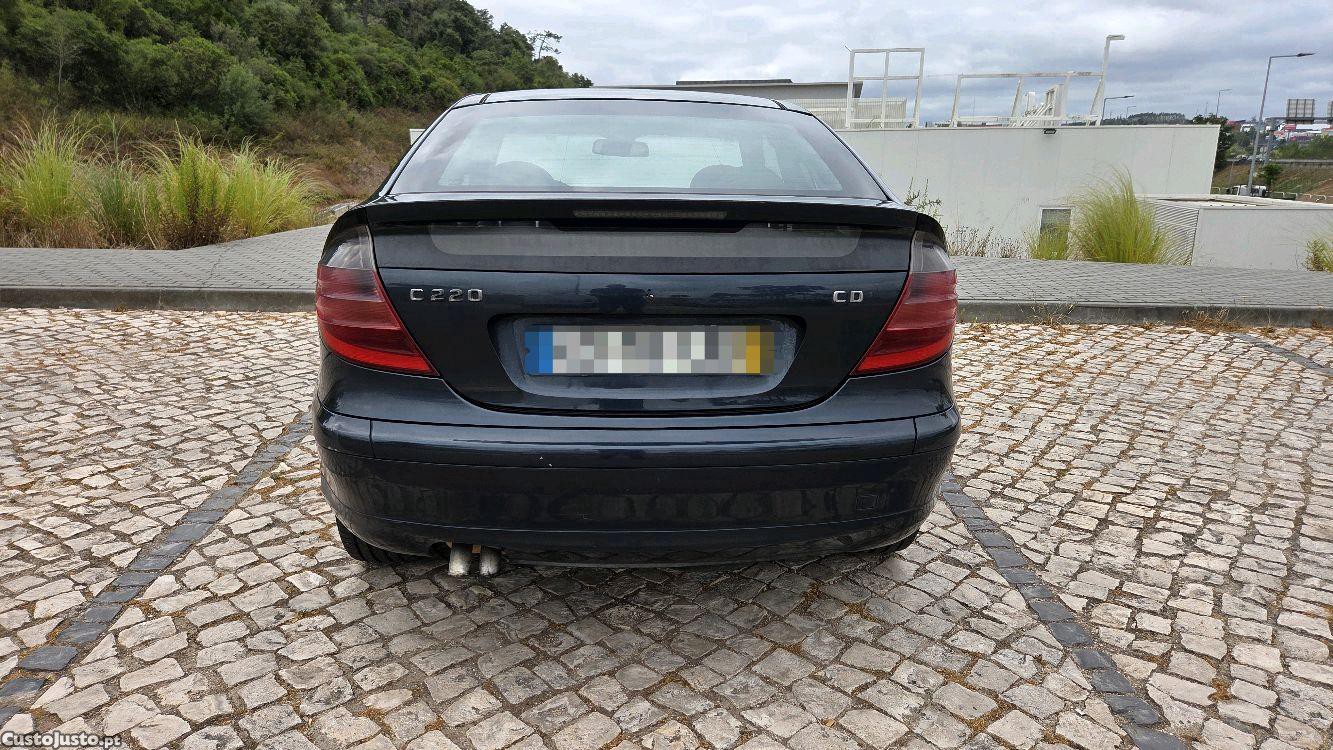 Mercedes-Benz C 220 SportCoupe 143cv — fotografia 8