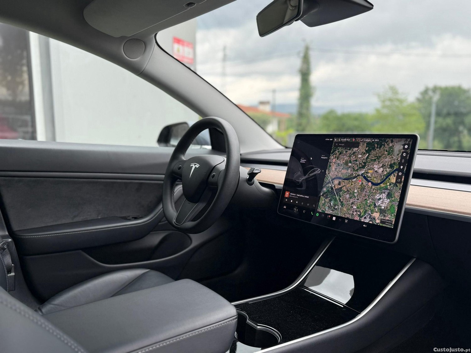 Tesla Model 3 Long-Range Dual Motor AWD — fotografia 4
