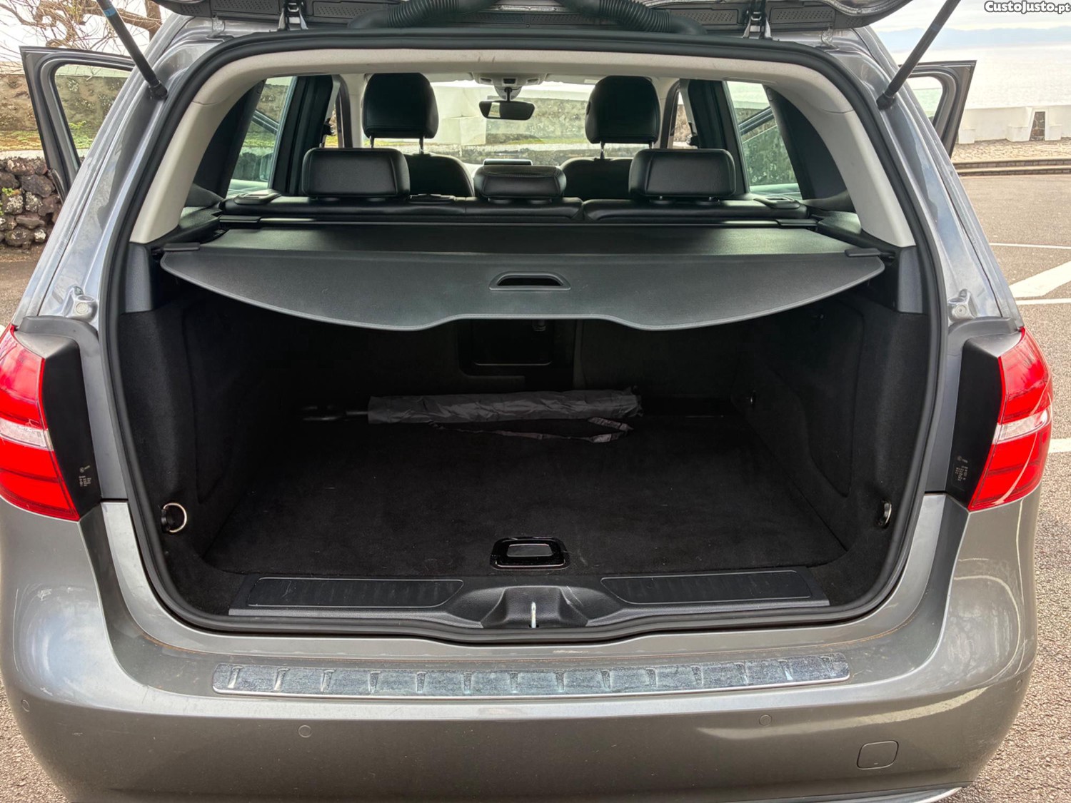 Mercedes-Benz B 180 Urban — fotografia 3
