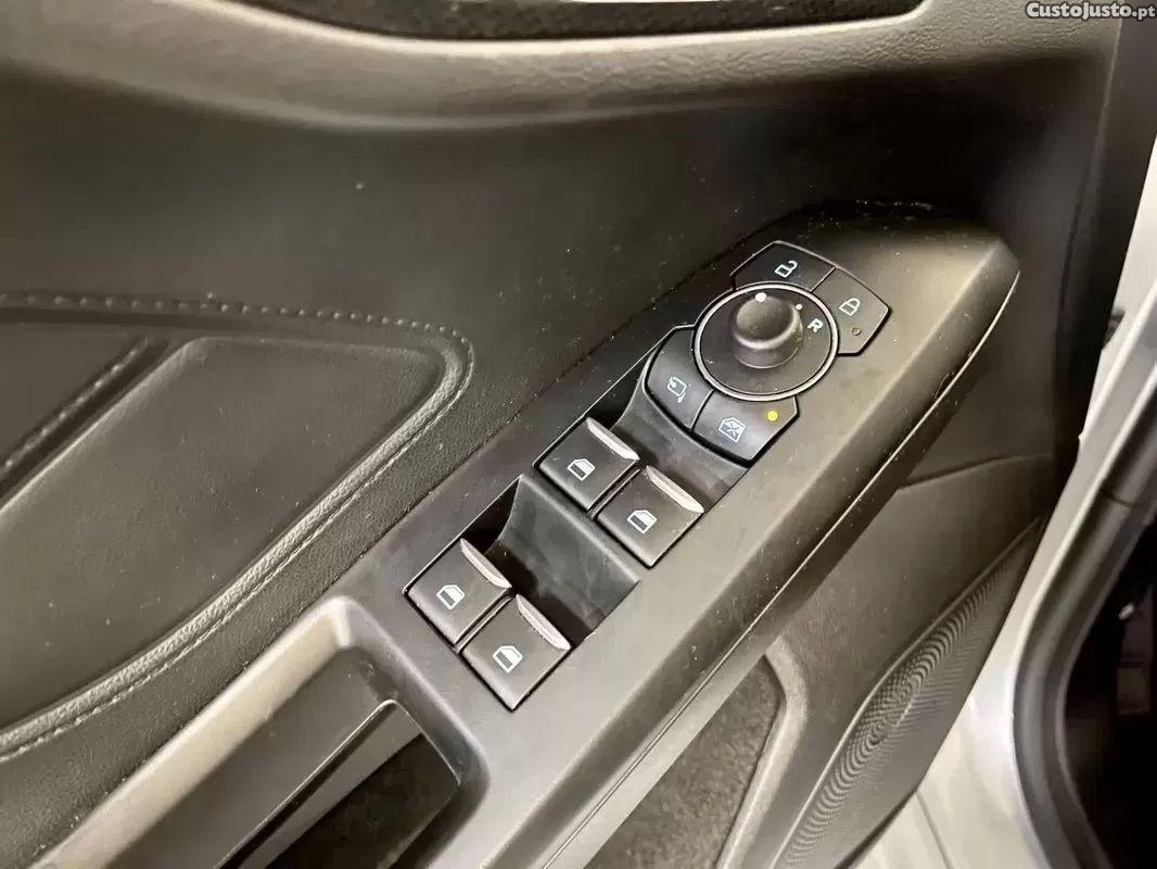 Ford Focus 1.5 tdci ecoblue st-line — fotografia 3