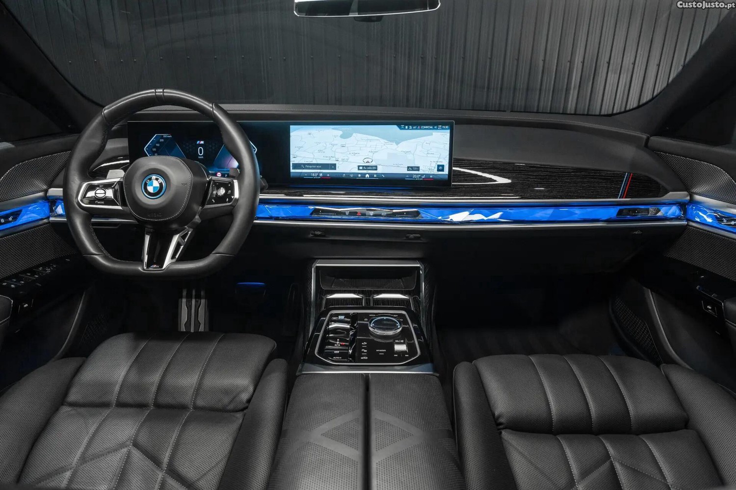 BMW 750 e xDrive Pack Desportivo M — fotografia 20