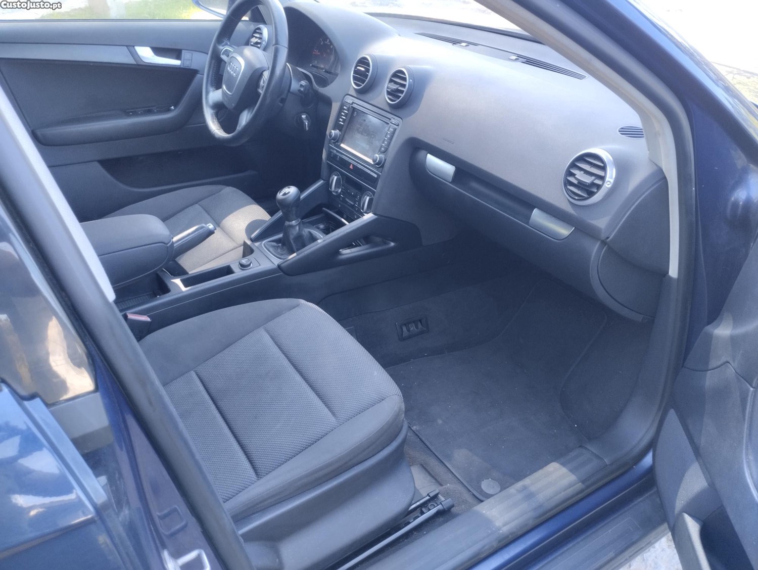 Audi A3 Sportback 1.6 TDI 105cv Attraction c/ Garantia — fotografia 13