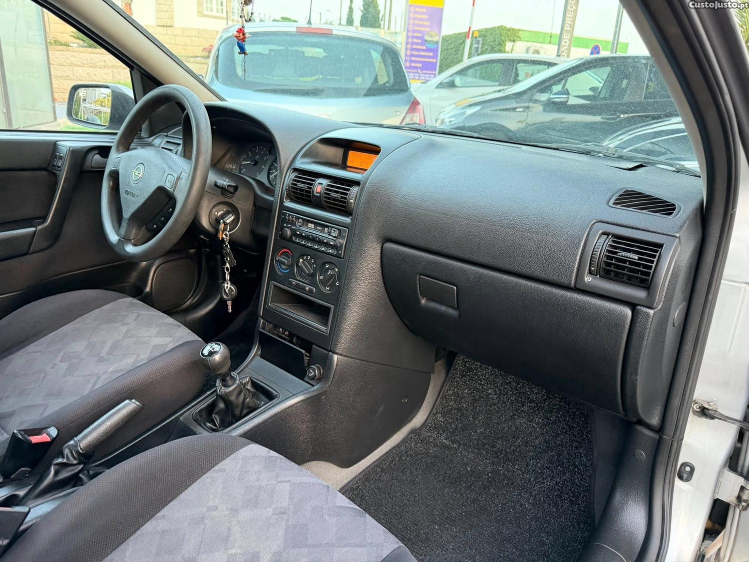 Opel Astra 1.4 EcoTec Club — fotografia 7