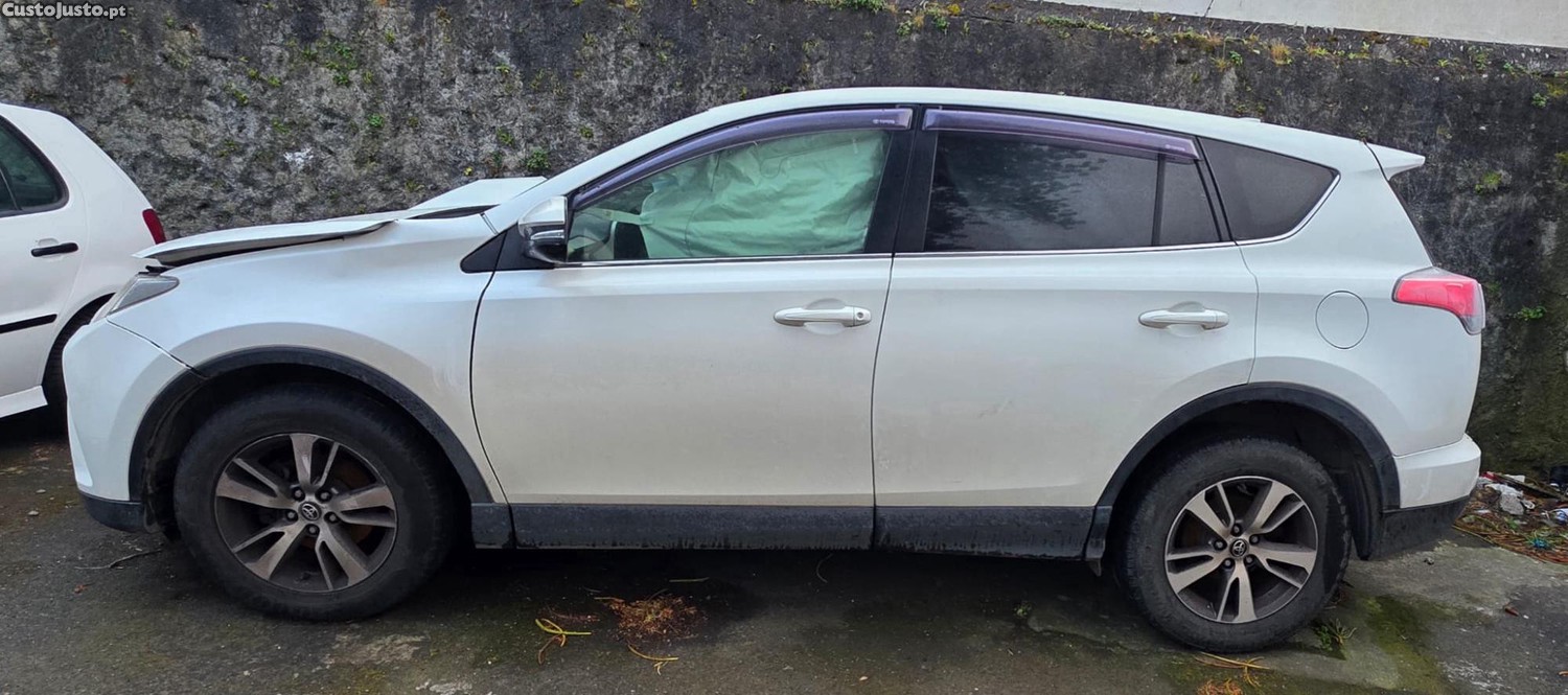 Toyota RAV4 4 — photo 2