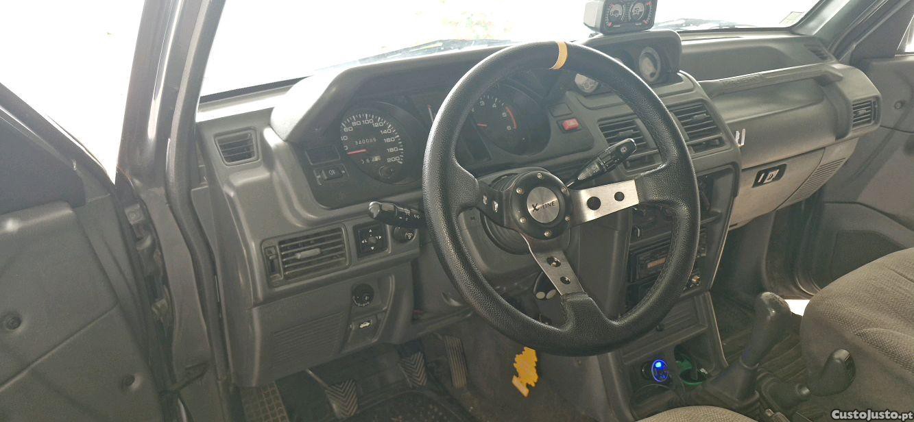 Mitsubishi Pajero 2.5TD — fotografia 4