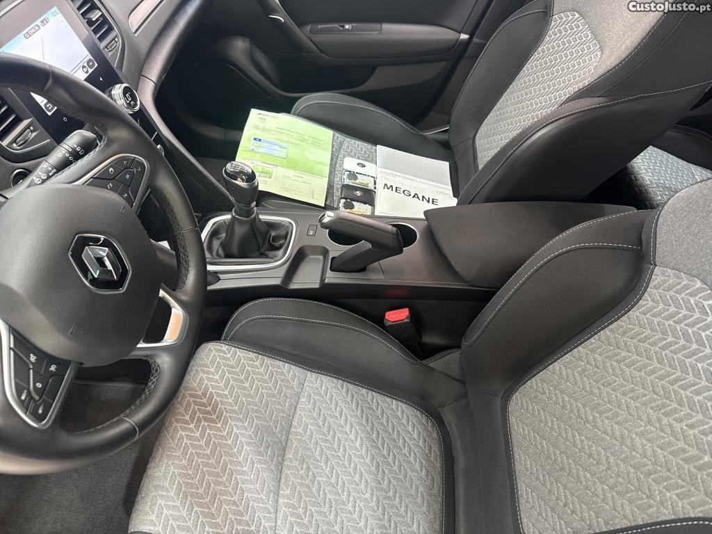 Renault Mégane 1.3 TCe Limited 140cv — fotografia 15
