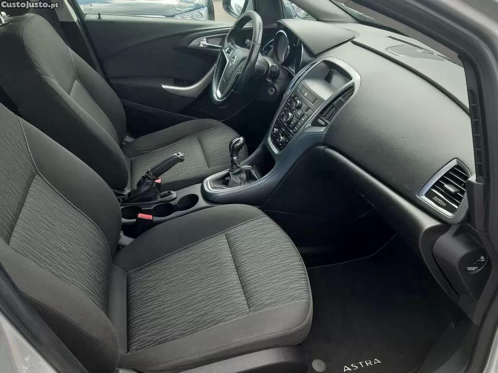 Opel Astra 1.3 cdti cosmo s/s 104g — fotografia 6