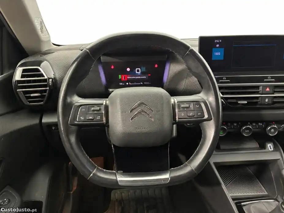 Citroën C4 1.2 PureTech Shine — fotografia 5
