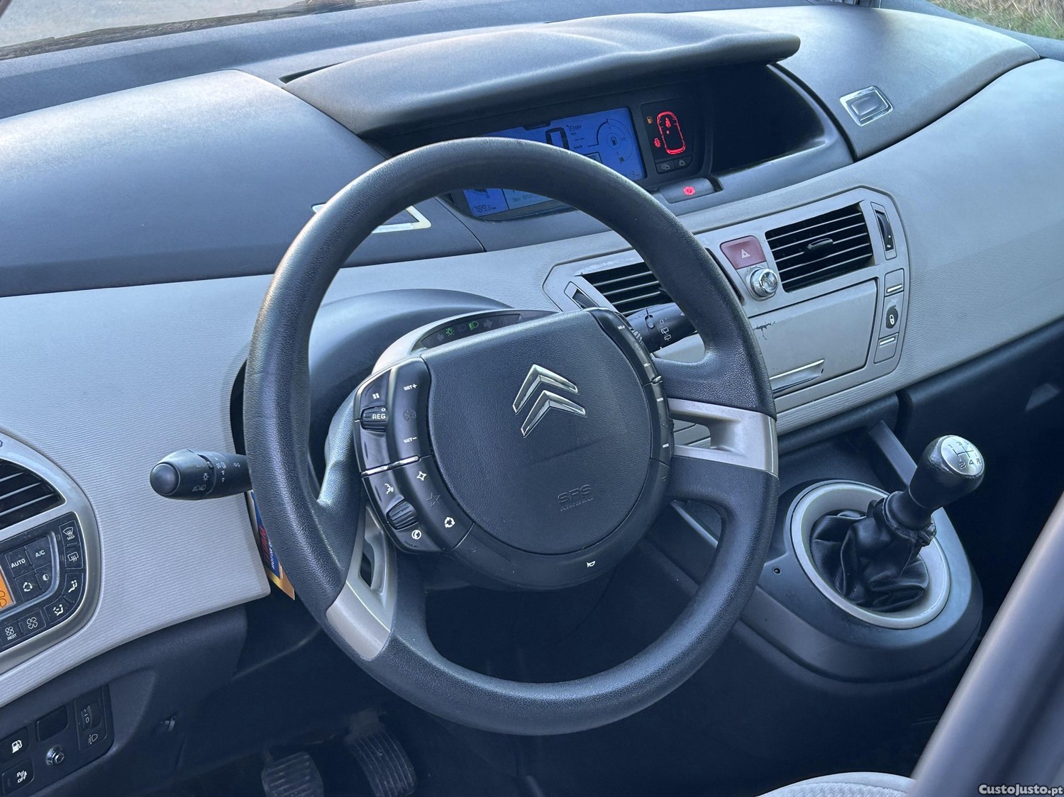 Citroën C4 Grand Picasso 1.6hdi 7 lugares — fotografia 3