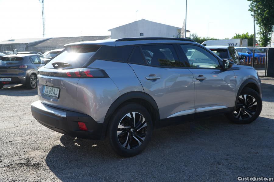 Peugeot e-2008 50 kWh Active Pack — fotografia 8