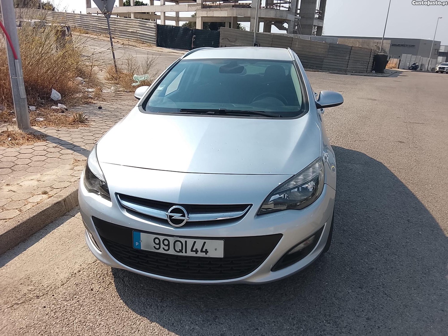 Opel Astra Sports Tourer 1.7 Diesel-Literalmente Impecável — fotografia 11