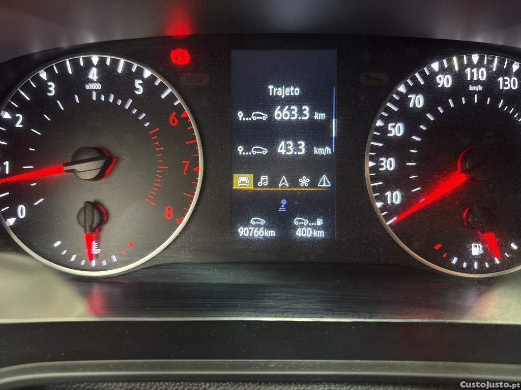 Renault Mégane 1.3 TCe Limited 140cv — fotografia 16