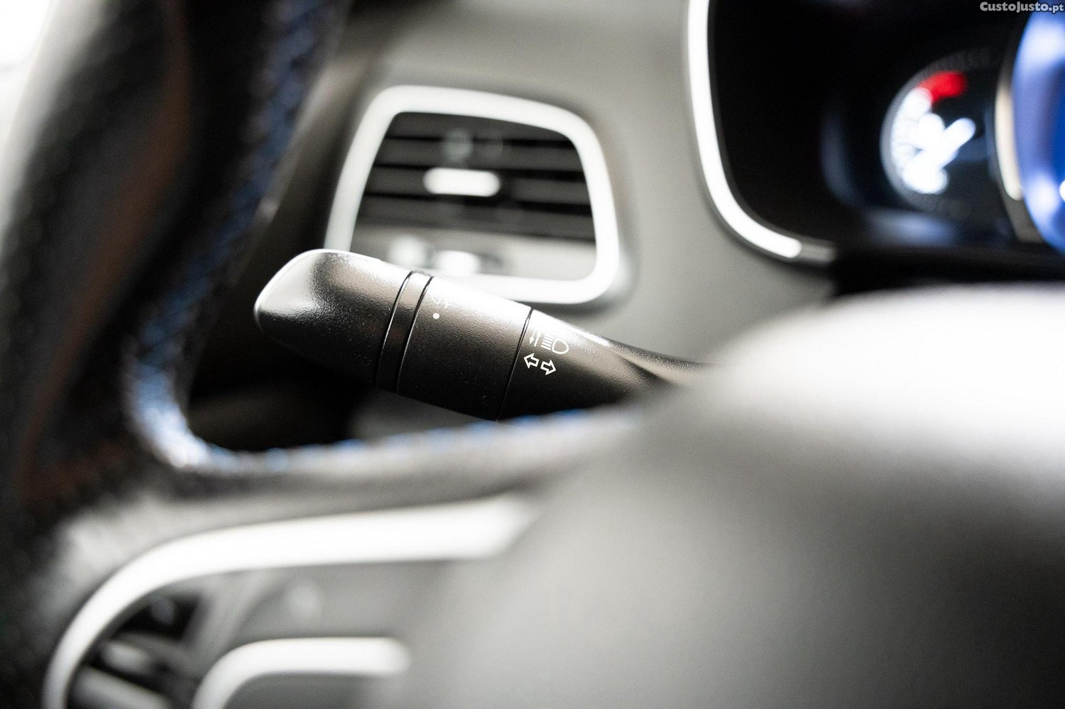 Renault Mégane 1.5 Blue dCi GT Line EDC — fotografia 16