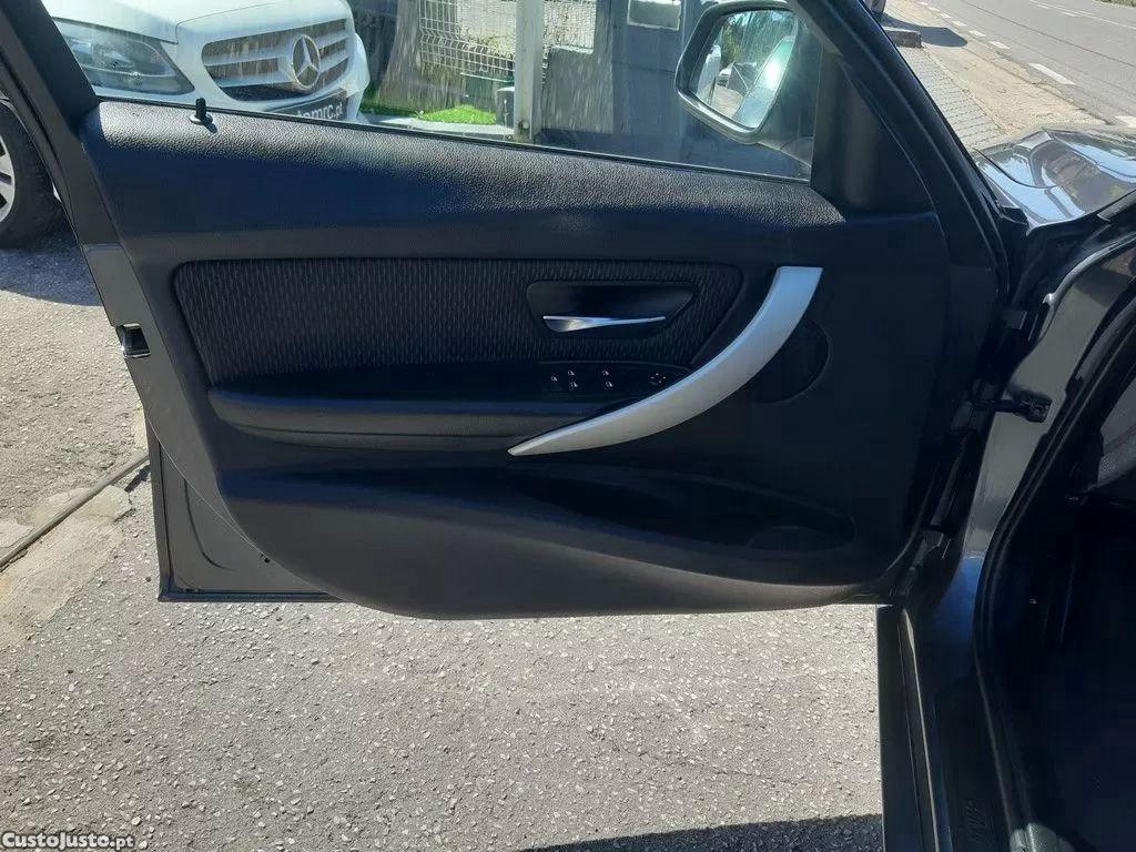 BMW 318 D touring line sport — fotografia 8