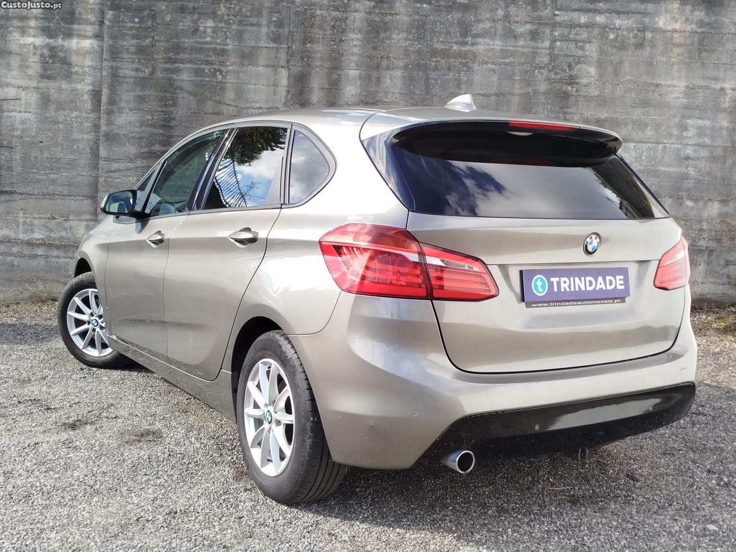 BMW 216 Active Tourer d Luxury Line — fotografia 23