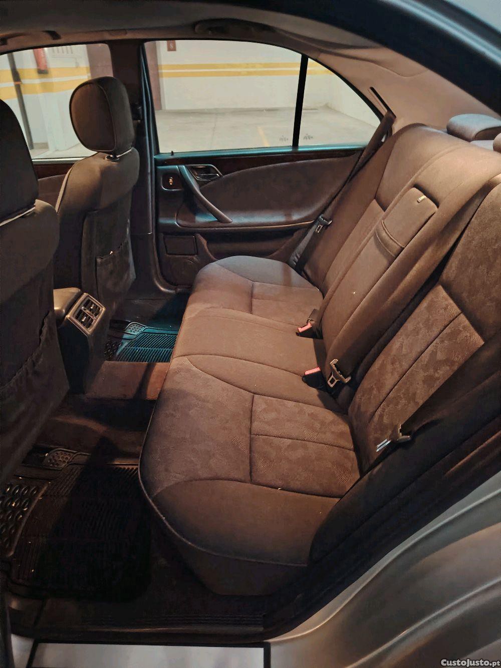 Mercedes-Benz Classe E Elegance — fotografia 4