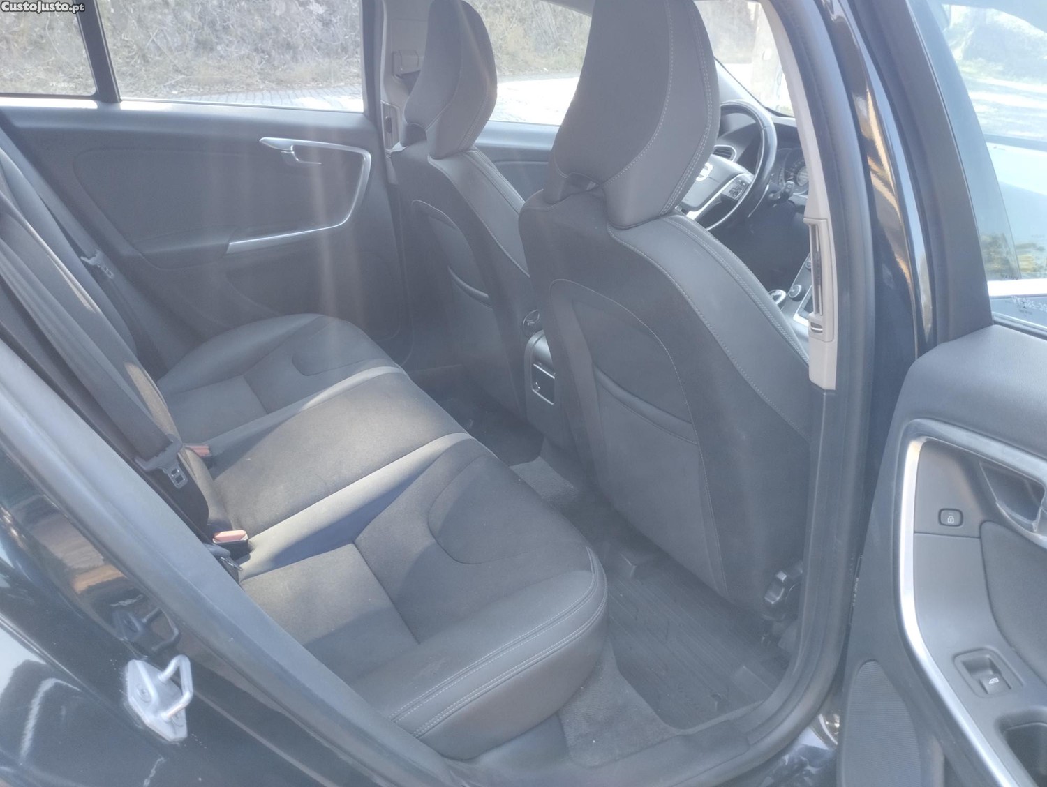 Volvo V60 2.0 D4 181CV MOMENTUM GEARTRONIC - "Motor " - C/ GARANTIA - COMO NOVA - "Preço Imbatível" — fotografia 12