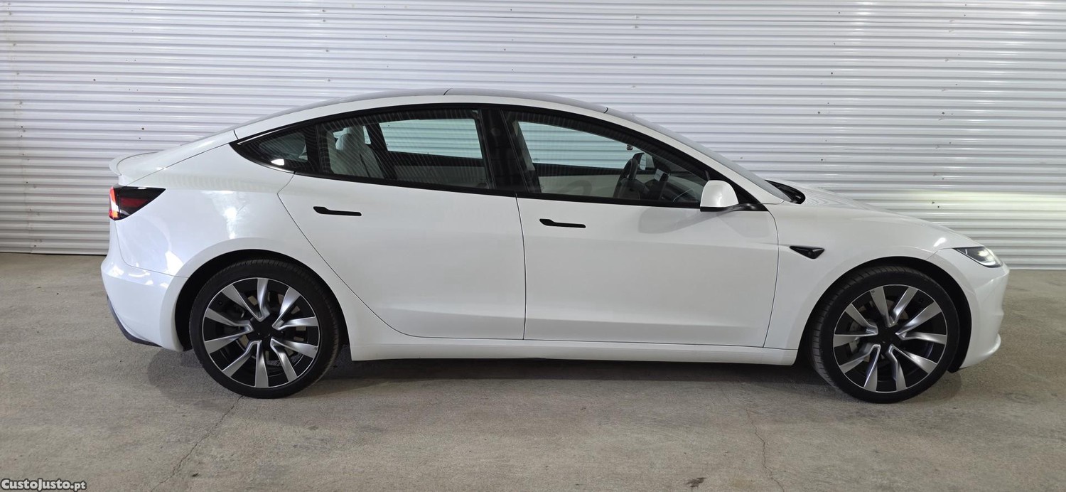 Tesla Model 3 Tração Traseira Premium — fotografia 16
