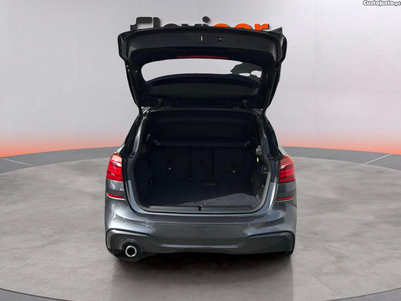 BMW 225 Active Tourer XE Pack M — fotografia 7