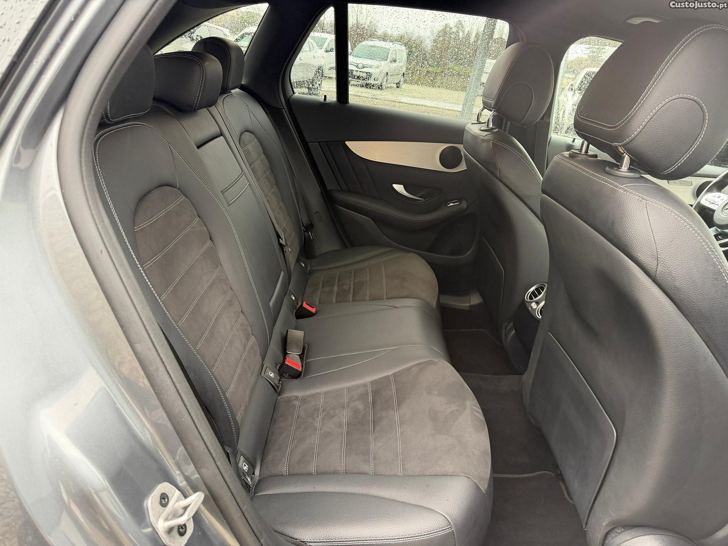 Mercedes-Benz GLC 300 de 4Matic — fotografia 4