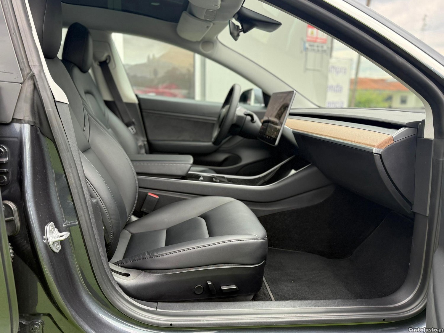 Tesla Model 3 Long-Range Dual Motor AWD — fotografia 3