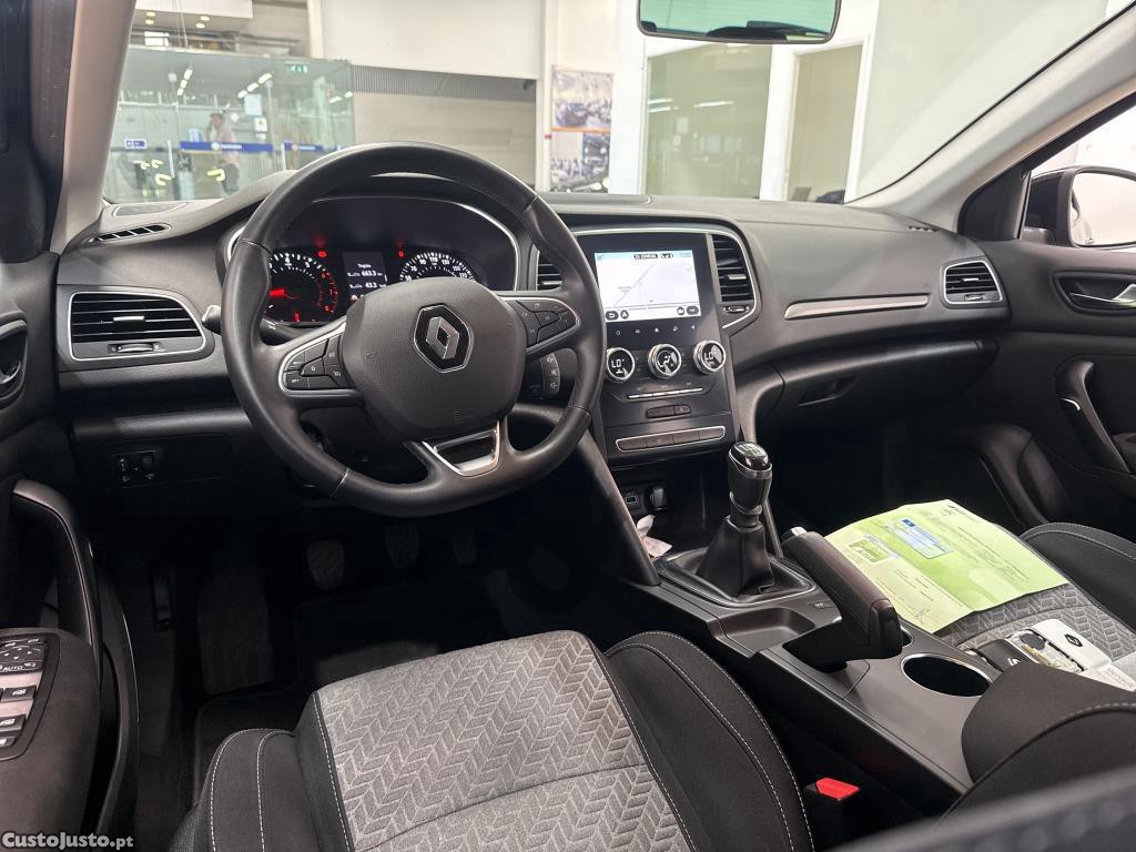 Renault Mégane 1.3 TCe Limited 140cv — fotografia 18