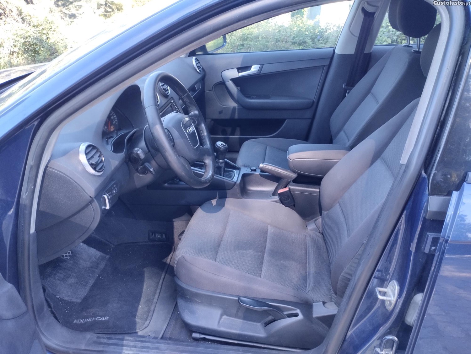 Audi A3 Sportback 1.6 TDI 105cv Attraction c/ Garantia — fotografia 11