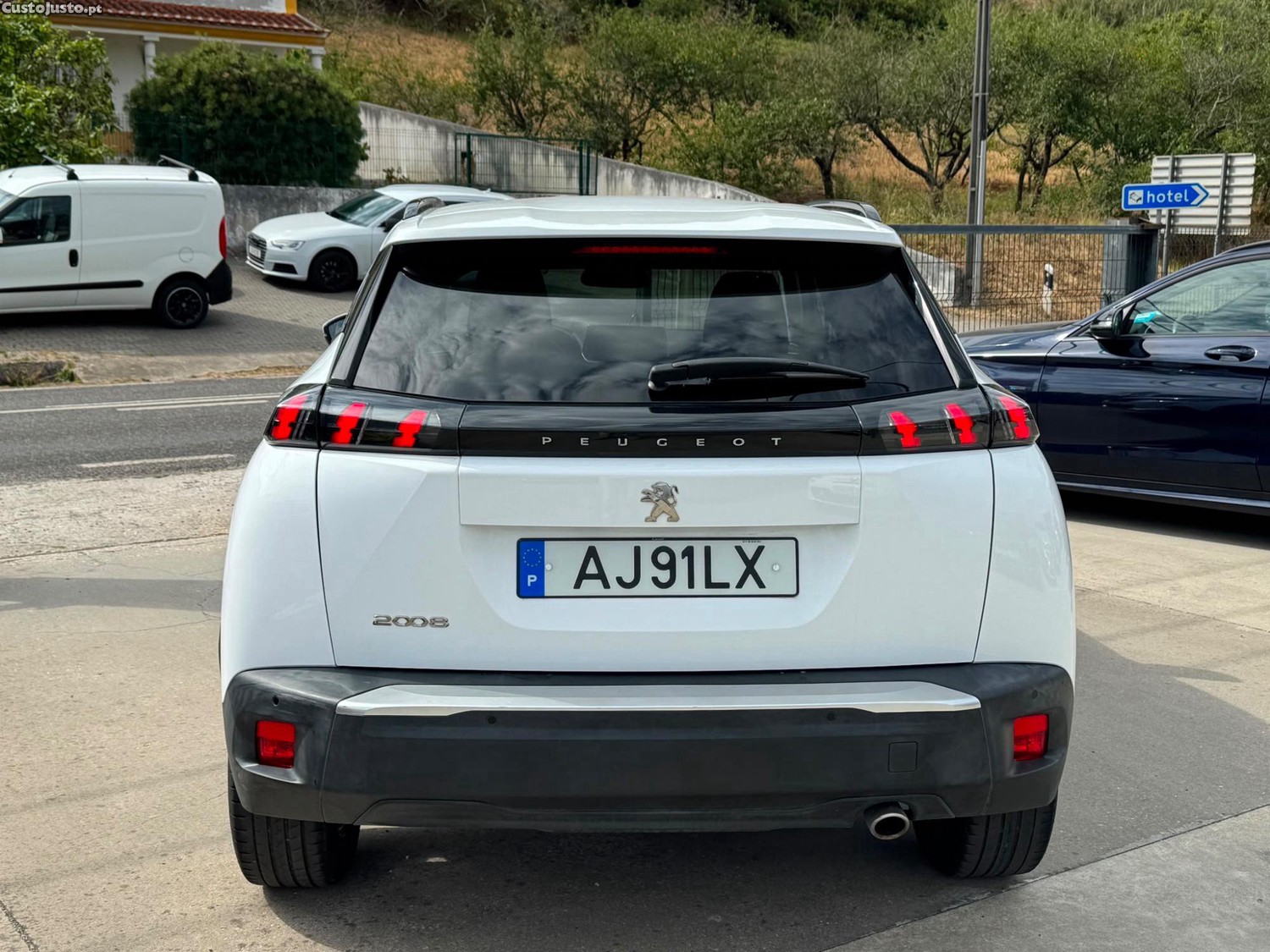 Peugeot 2008 1.5 BlueHDI 110 - 21 foto 2