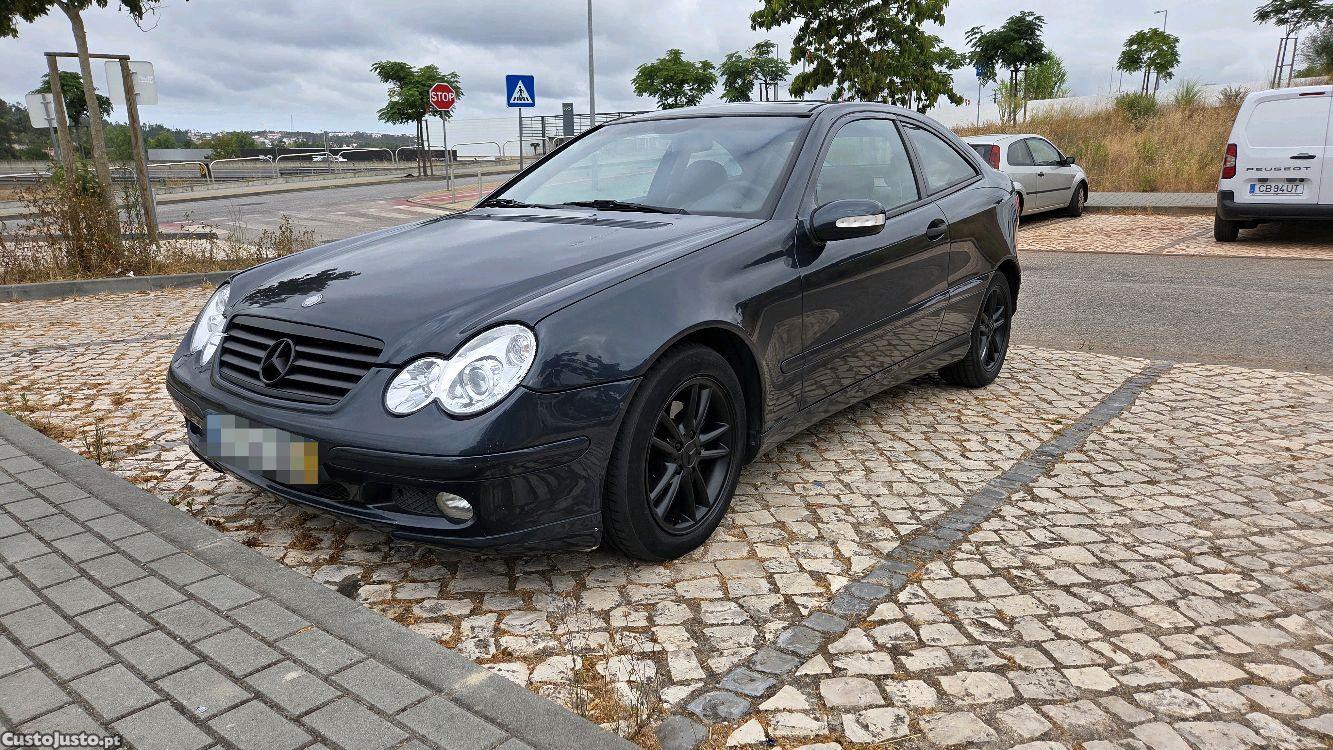 Mercedes-Benz C 220 SportCoupe 143cv — fotografia 11