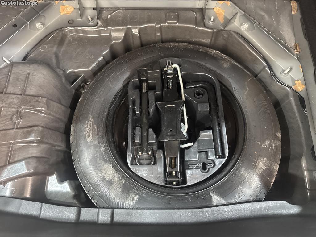 Renault Mégane 1.3 TCe Limited 140cv — fotografia 13