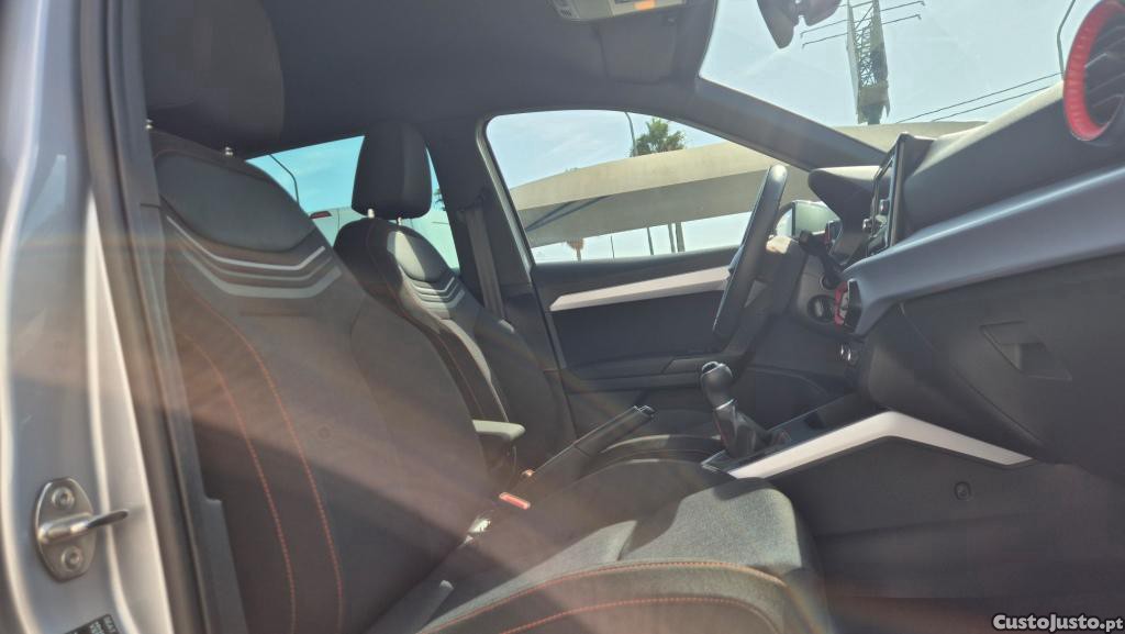 SEAT Arona 1.0 TSIFR — fotografia 5