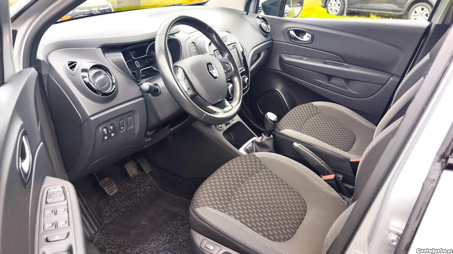 Renault Captur 0.9 TCE - 19 — photo 3