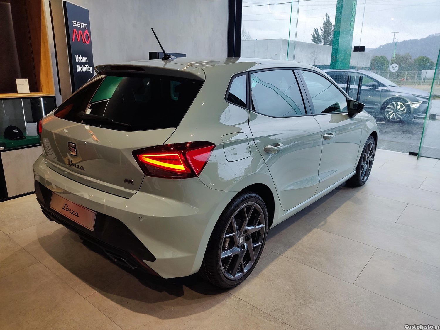 SEAT Ibiza FR 115 CV Modelo novo - Cinzento oniric — fotografia 10