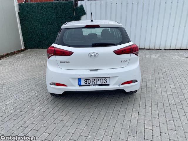 Hyundai i20 1.1 Classic 75 Cv — fotografia 6