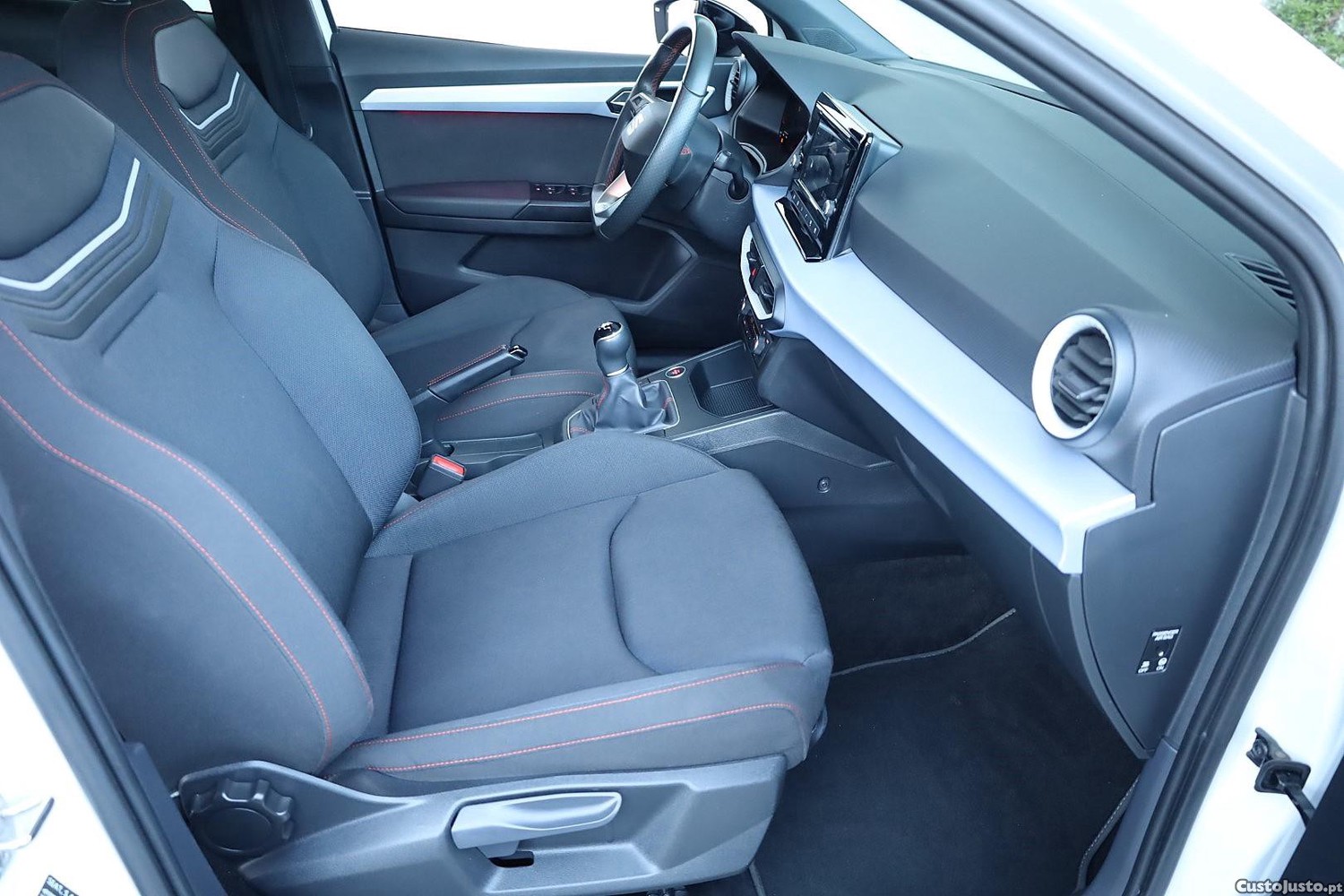 SEAT Ibiza 1.0 TSi FR — fotografia 2