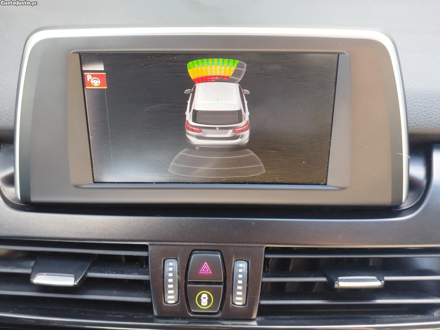 BMW 216 Active Tourer d Luxury Line — fotografia 20