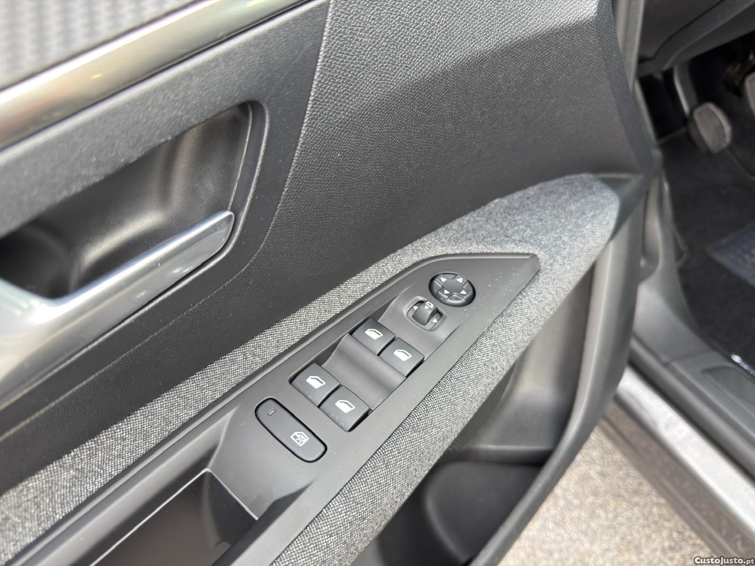 Peugeot 3008 1.5 BlueHDi Active Pack — fotografia 6