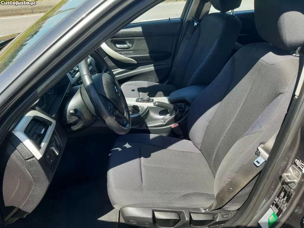 BMW 318 D touring line sport — fotografia 6