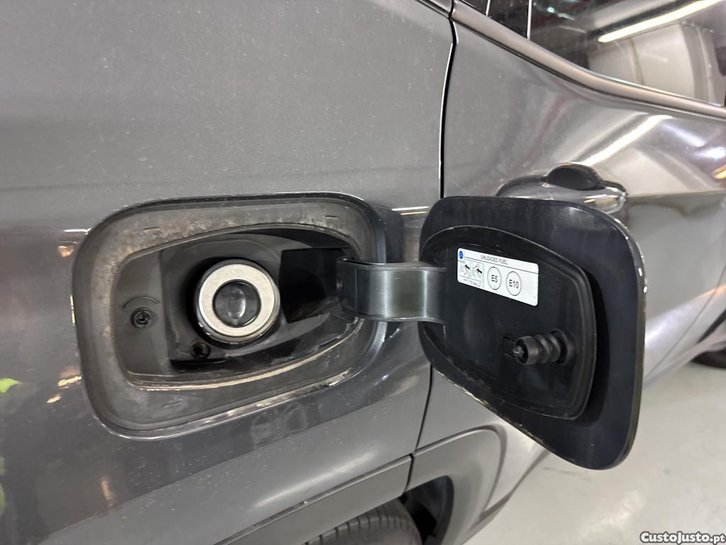 Jeep Compass 1.3 TG 4Xe Upland 240cv — fotografia 13