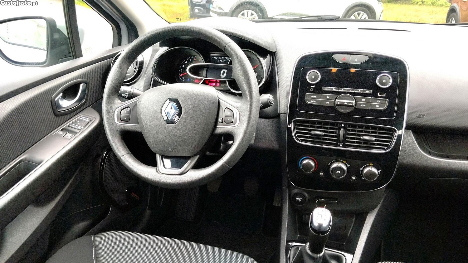 Renault Clio 0.9 TCE Confort - 20 — photo 5