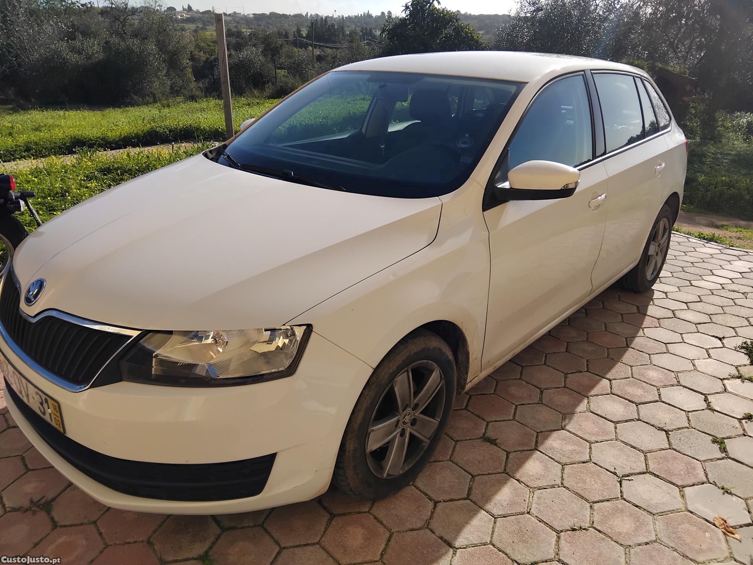 Skoda Rapid Spaceback 1.4 tdi dsg — fotografia 7
