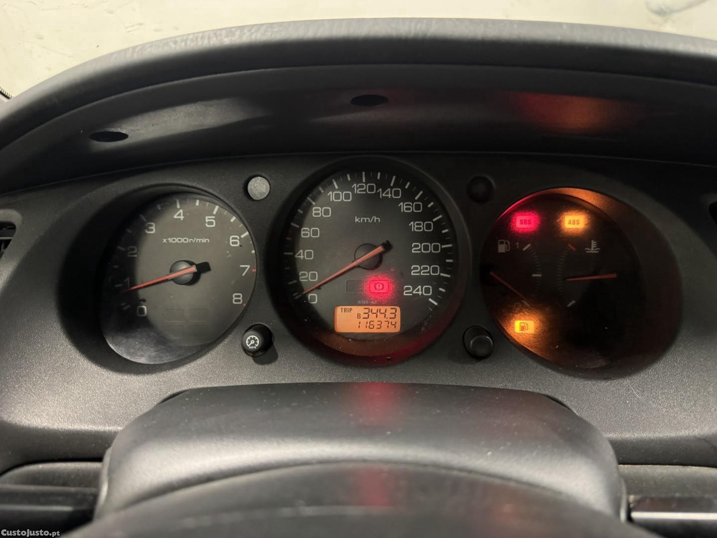 Honda Accord 1.6 LS — fotografia 11
