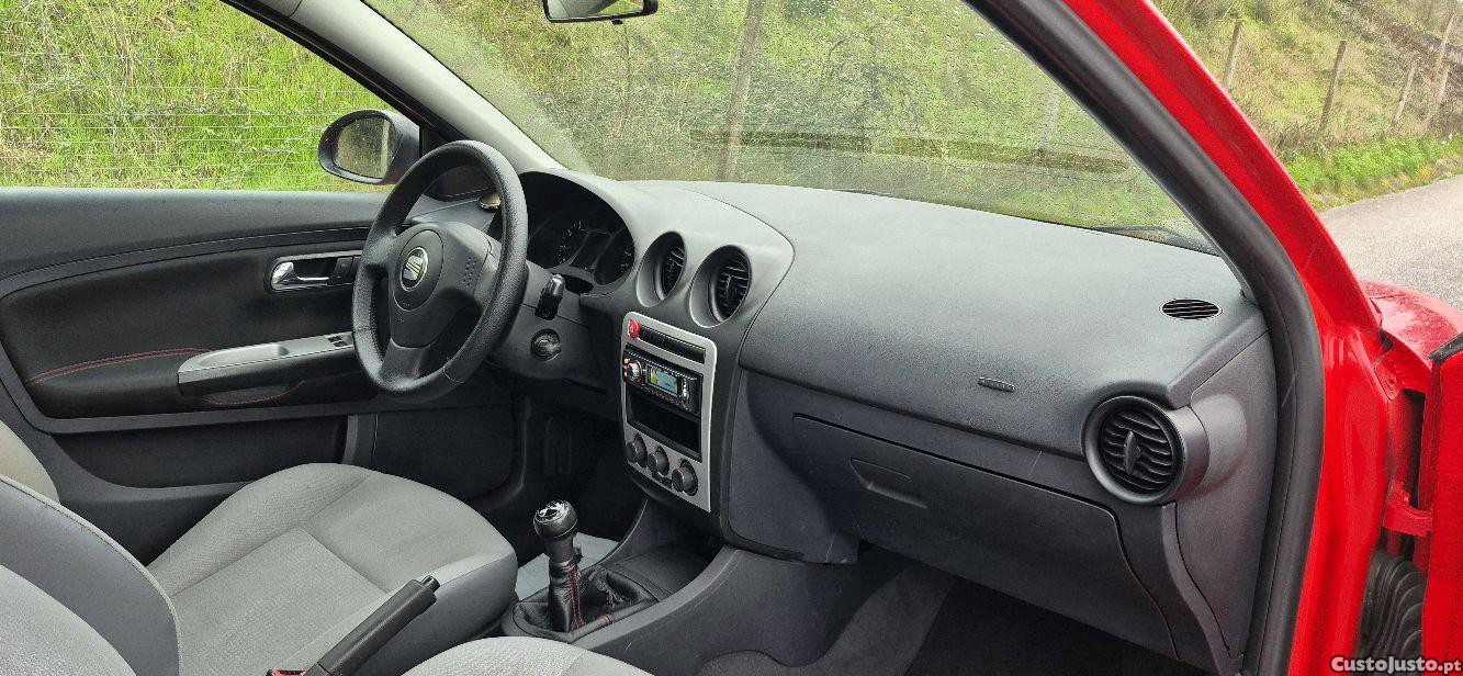 SEAT Ibiza 1.2i — fotografia 4