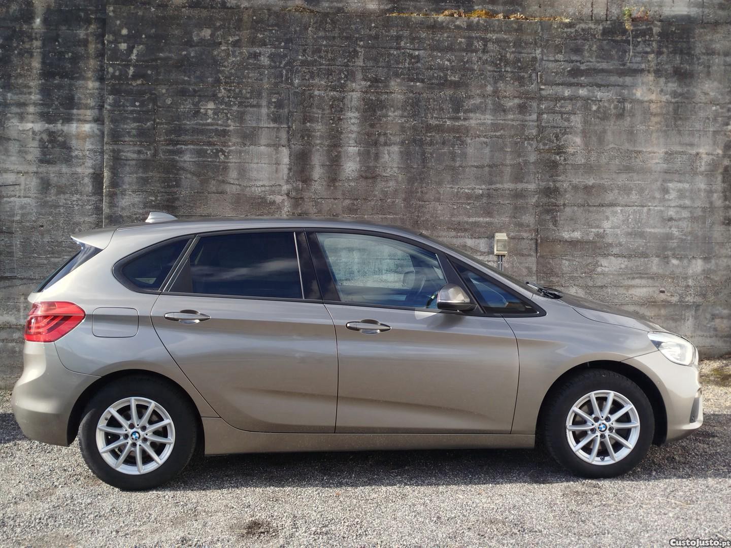 BMW 216 Active Tourer d Luxury Line — fotografia 24