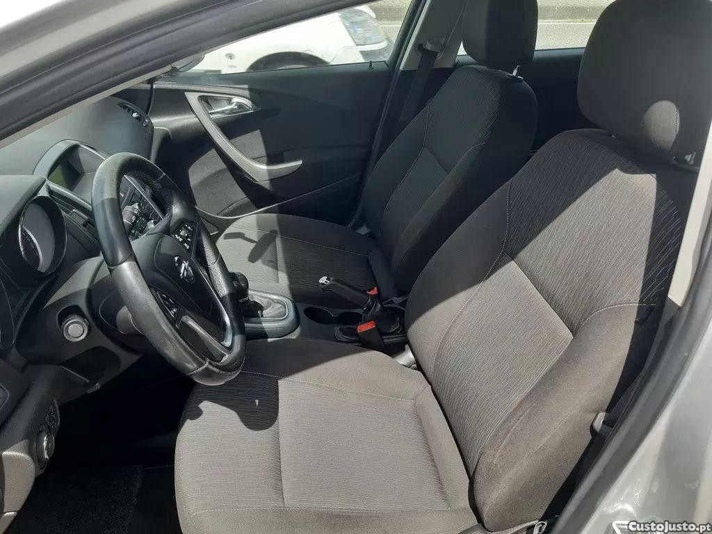 Opel Astra 1.3 cdti cosmo s/s 104g — fotografia 9