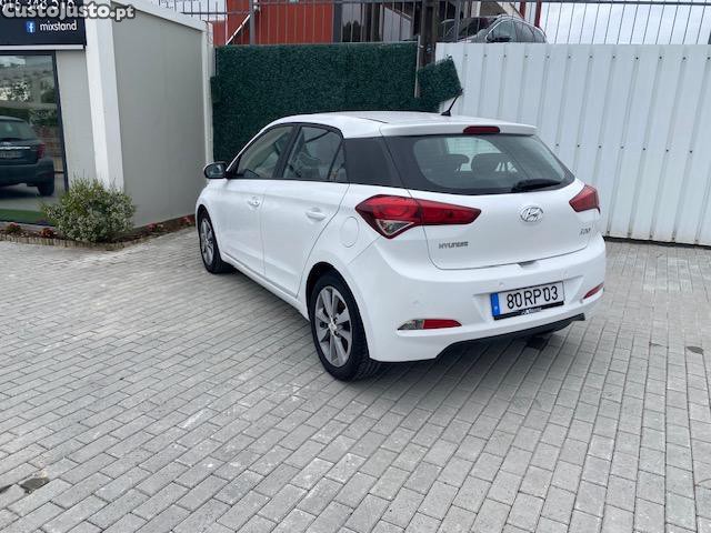Hyundai i20 1.1 Classic 75 Cv — fotografia 5