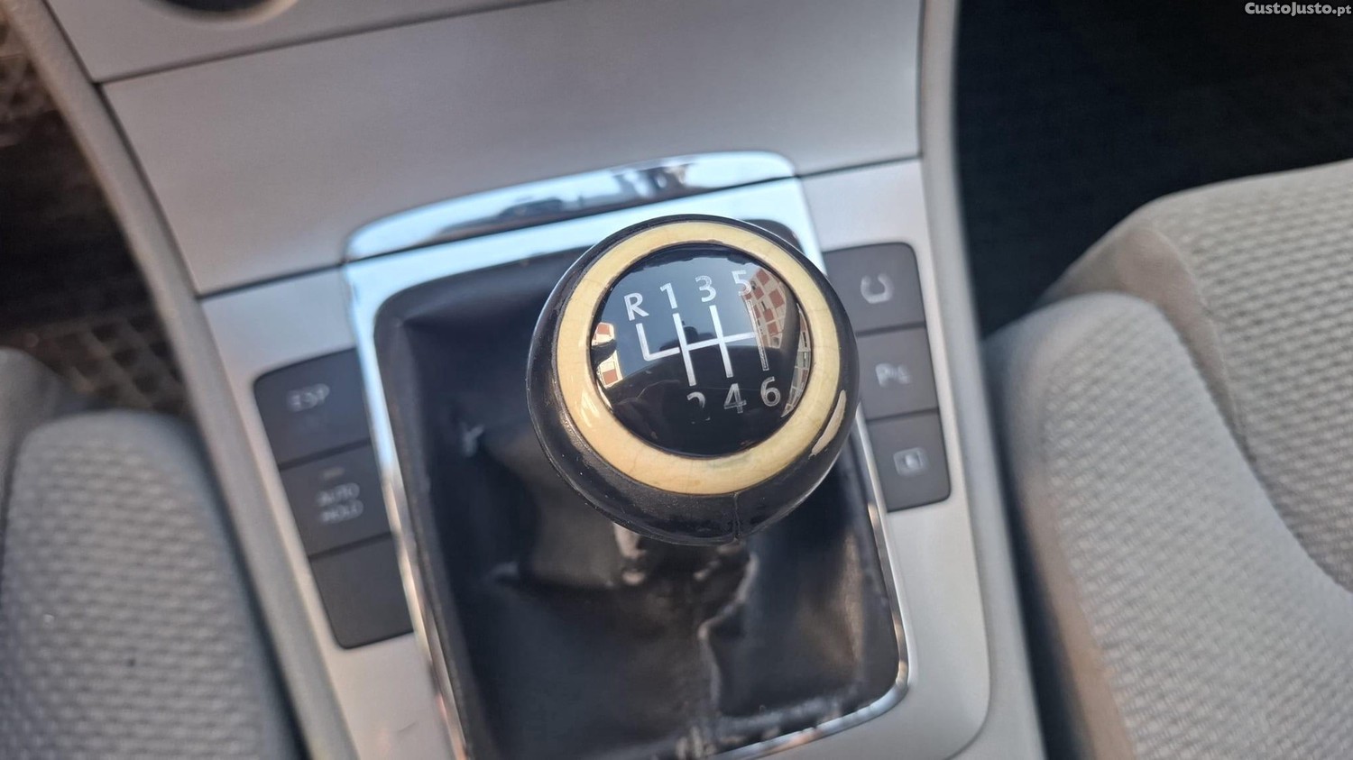 Volkswagen Passat 2.0 TDi Confortline — fotografia 4