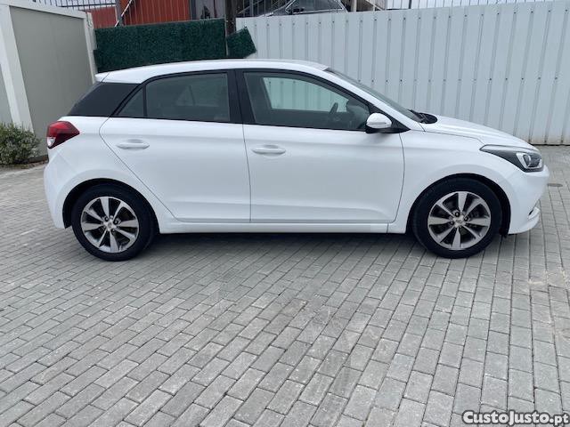 Hyundai i20 1.1 Classic 75 Cv — fotografia 3