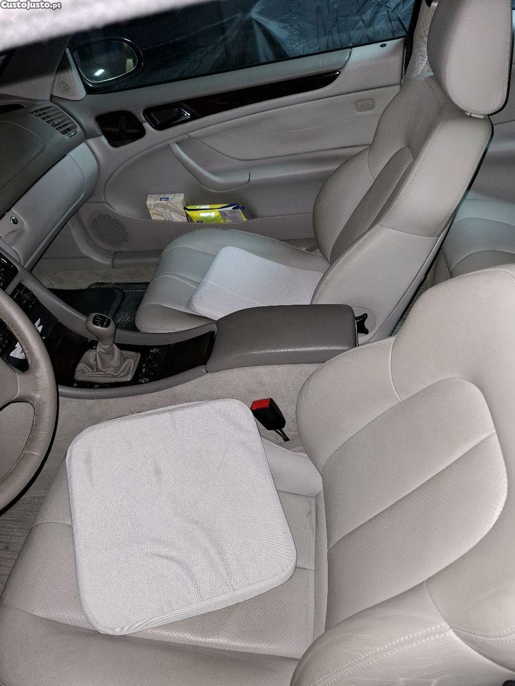 Mercedes-Benz Classe CLK Elegance — fotografia 3